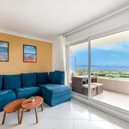 Modern Beachfront Family With Pool Apartment *