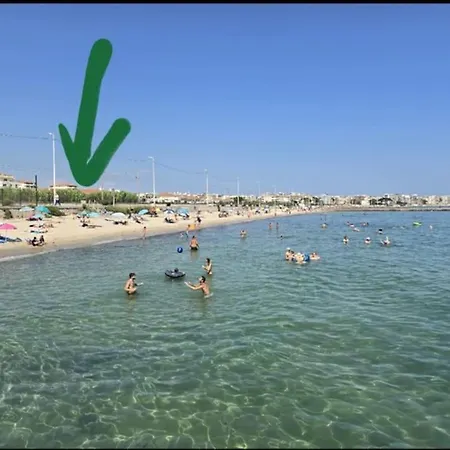 Modern Beachfront Family With Pool דירה אנטיב