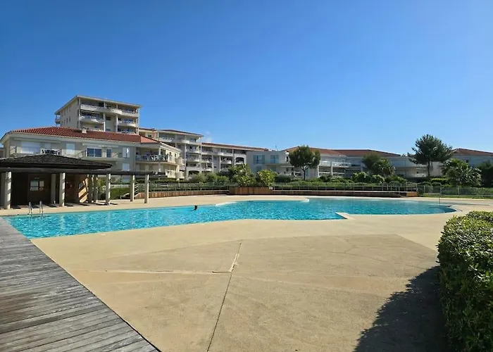 Apartament Modern Beachfront Family With Pool *