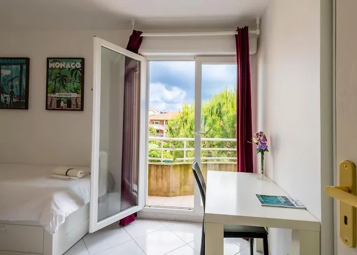 Modern Beachfront Family With Pool * Antibes